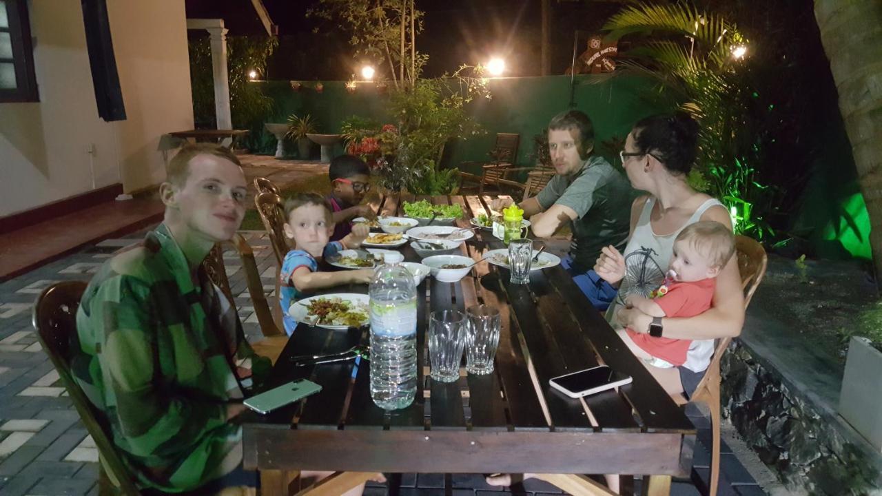 Indunil Place Hiriketiya Диквела Екстериор снимка